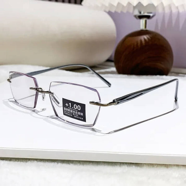 Intelligent Zoom Glasses - Clear Vision for Everyday Life