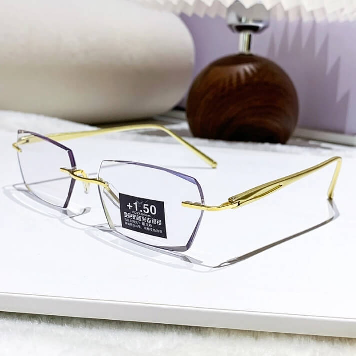 Auto-Transition Smart Glasses - No Eye Exam Required with Full Refund Guarantee